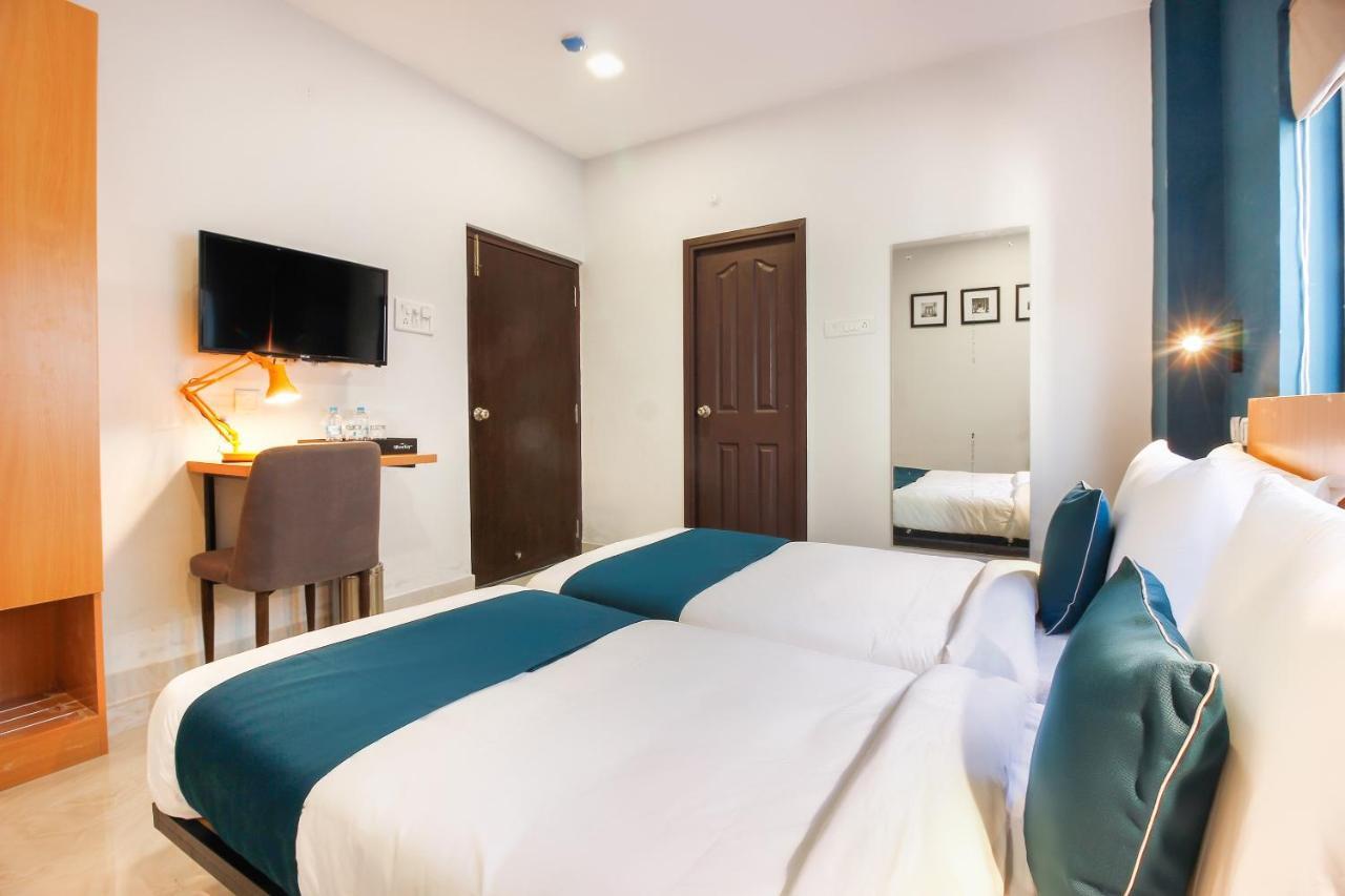 Oyo Silverkey 62075 Sanath Nagar Hotel Hyderabad Ngoại thất bức ảnh